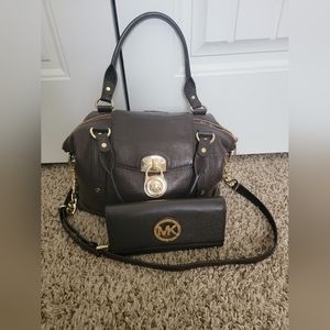 (SOLDMichael Kors Hamilton Slouch Double Handle Satchel Bag With Matching Wallet